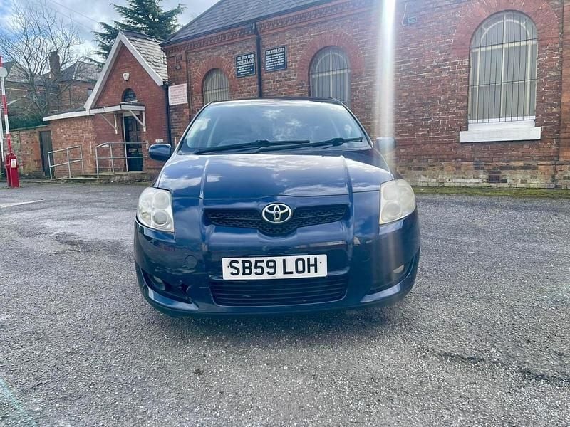 Used Toyota Auris 100 HP (73 kW) 2009 Blue Hatchback