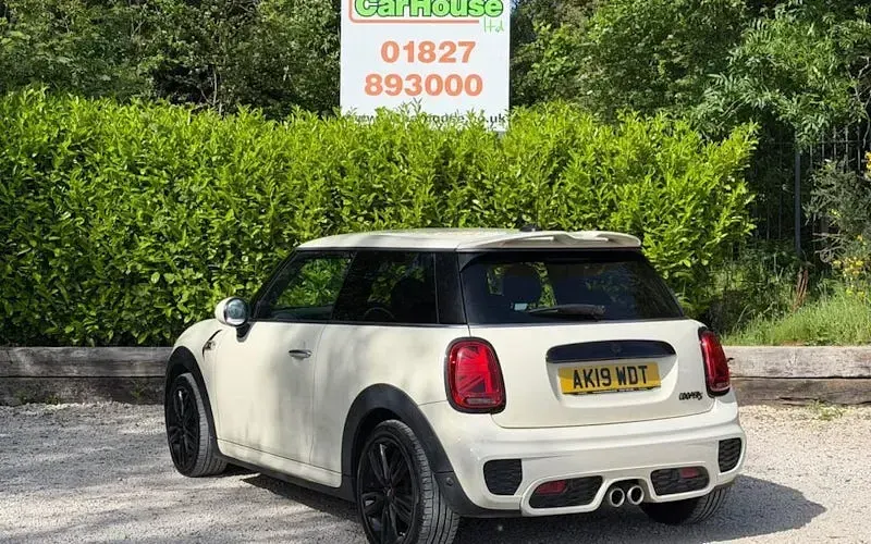 Used Mini Cooper S Hatch 192 HP (141 kW) 2019 White Hatchback