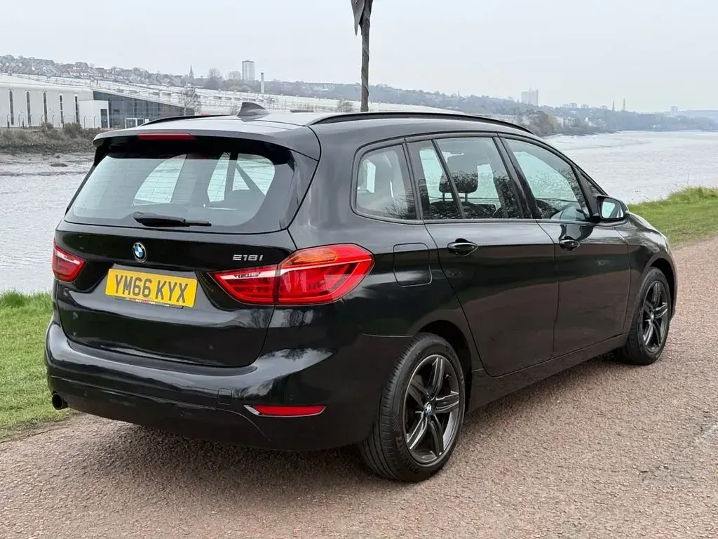 Used BMW 218 Sport Line 136 HP (100 kW) 2016 Black Estate