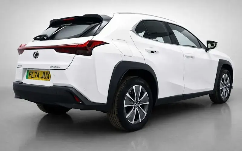 Used Lexus UX 300e 150 kW (204 HP) 2024 White SUV