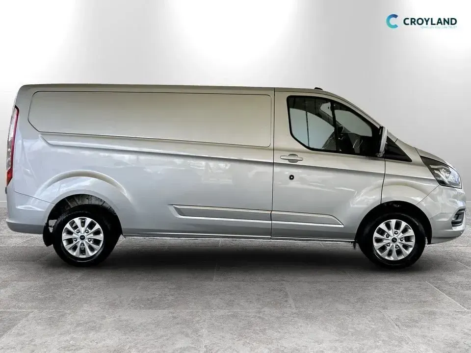 Used Ford Transit Custom Limited 130 HP (95 kW) 2023 Silver Van