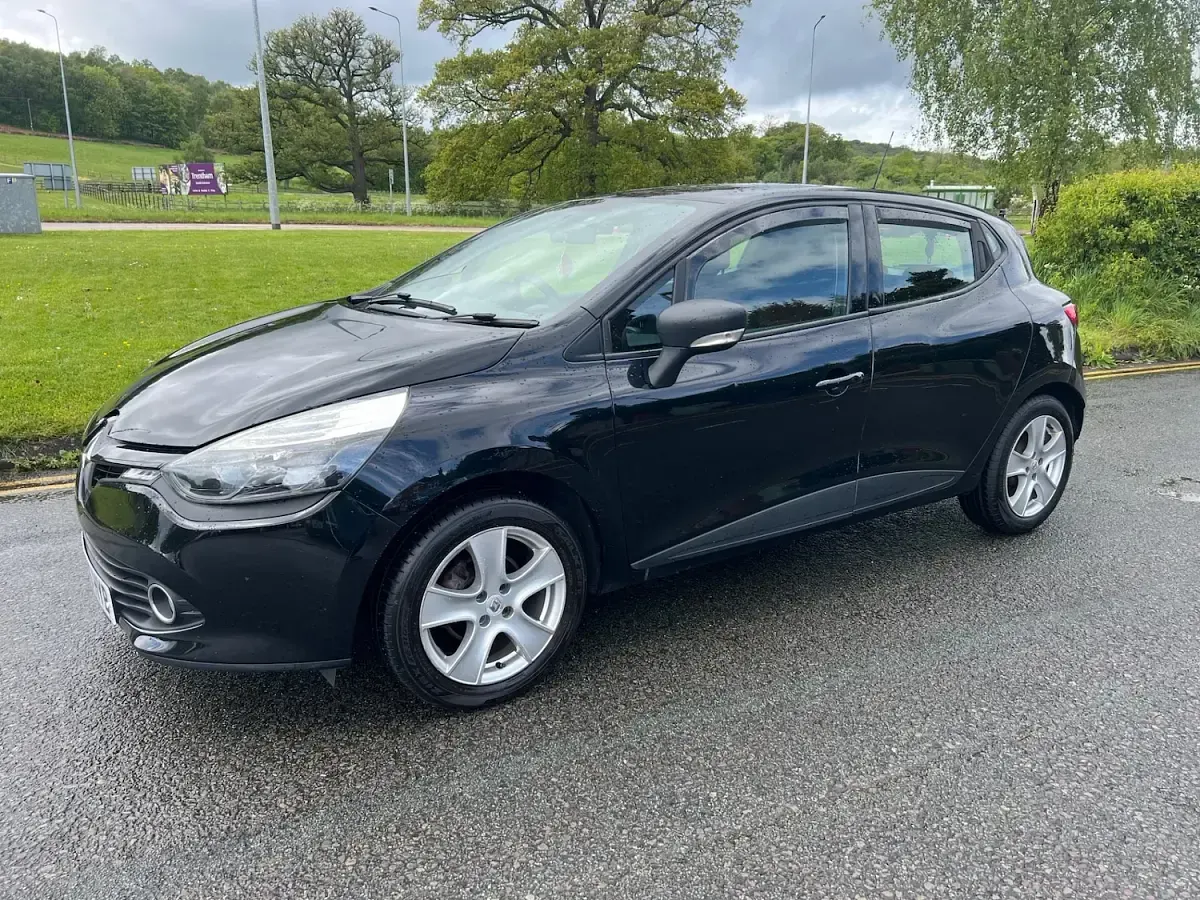 Used Renault Clio IV Play 2016 Black Hatchback