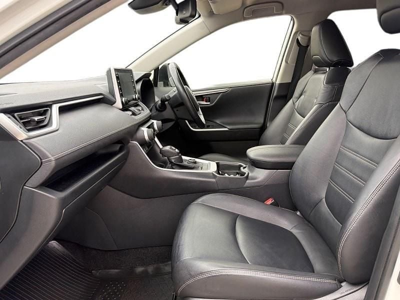 Used Toyota RAV4 218 HP (160 kW) 2020 White SUV