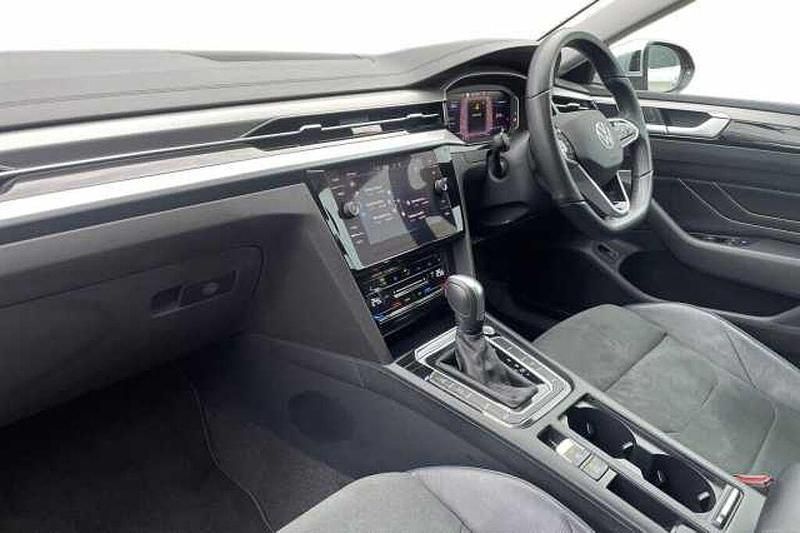 Used VW Arteon Elegance 150 HP (110 kW) 2023 Red Estate