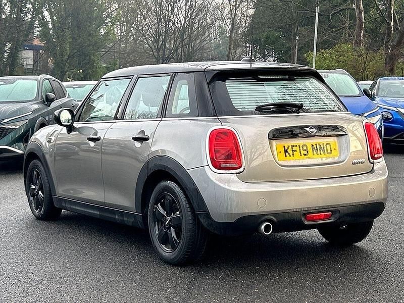 Used Mini Cooper Classic 136 HP (100 kW) 2019 Silver Hatchback