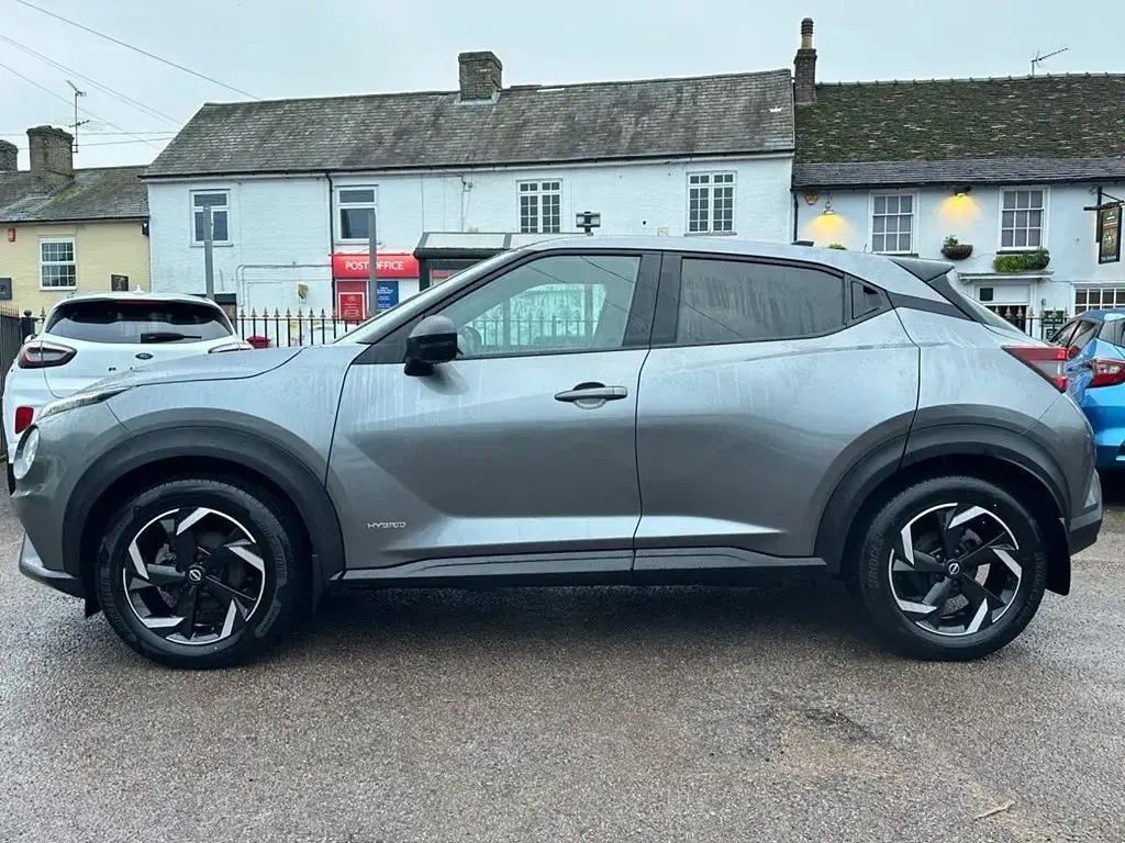 Second-hand Nissan Juke N-Connecta 143 CP (105 kW) 2022 Gri SUV