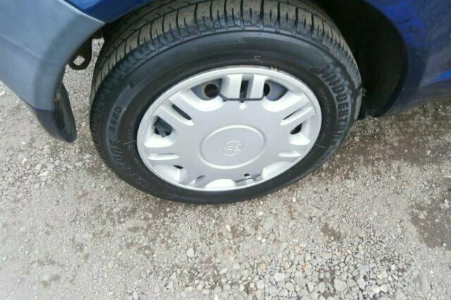 Used 2001 Toyota Yaris Hatchback | £1,290 (Fair price) - Image 1/4