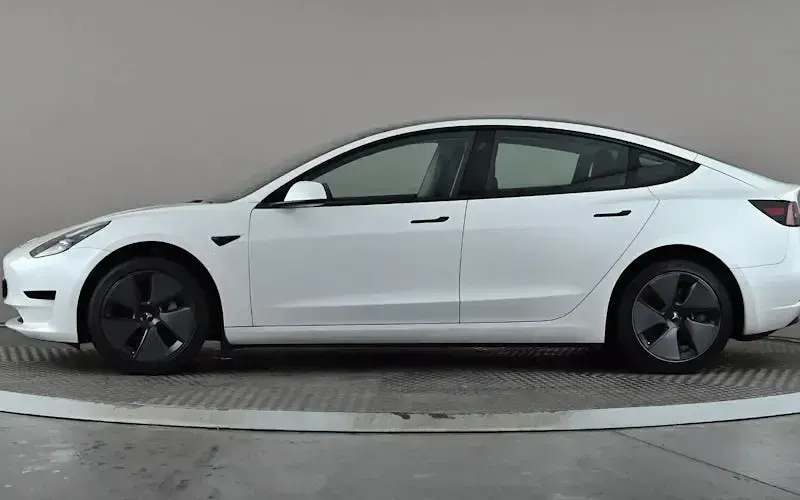 Used Tesla Model 3 Standard Range 208 kW (283 HP) 2021 White Sedan