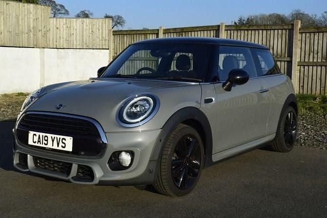 Używany Mini Cooper Hatch 136 KM (100 kW) 2019 Szary Hatchback