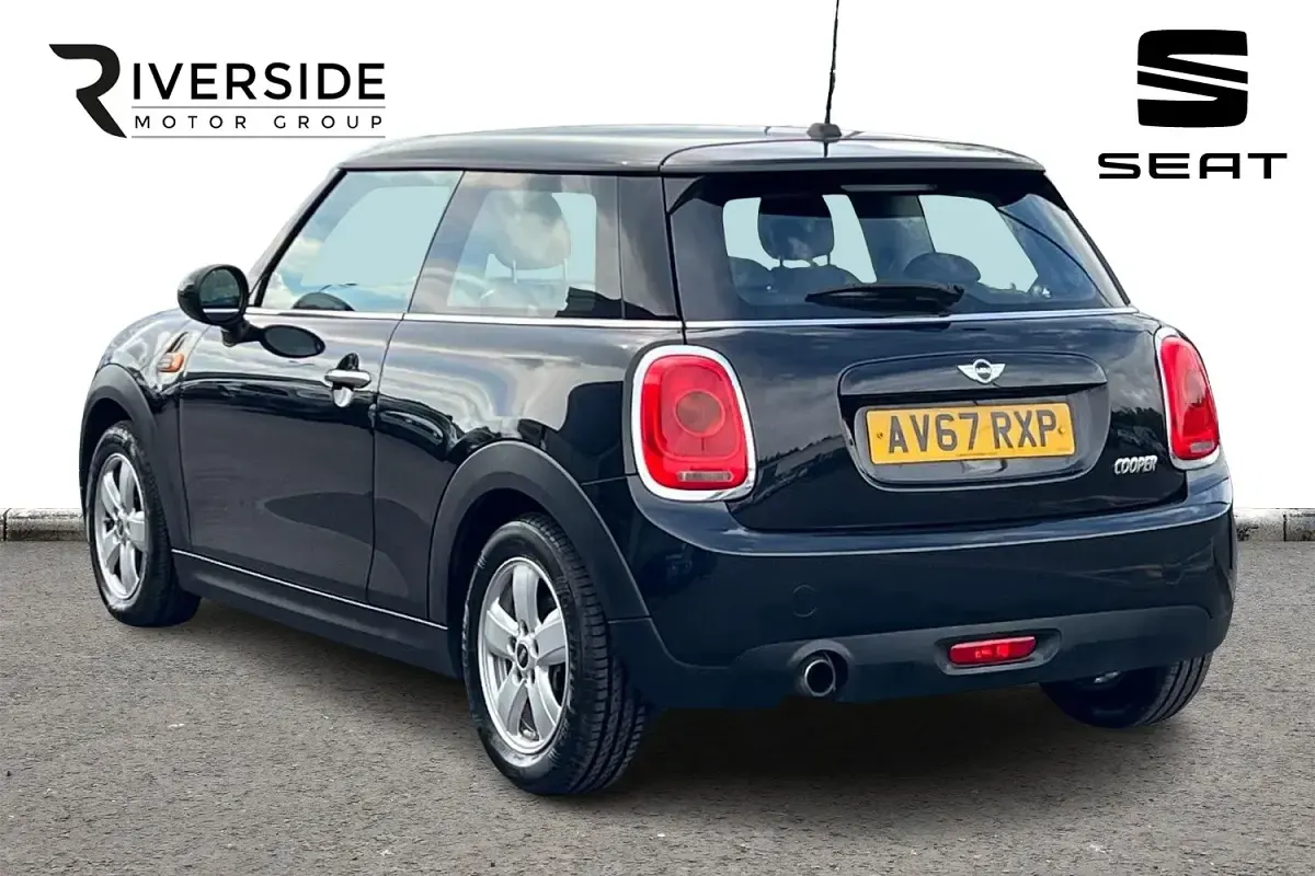 Used Mini Cooper Hatch 136 HP (100 kW) 2017 Carbon black Hatchback