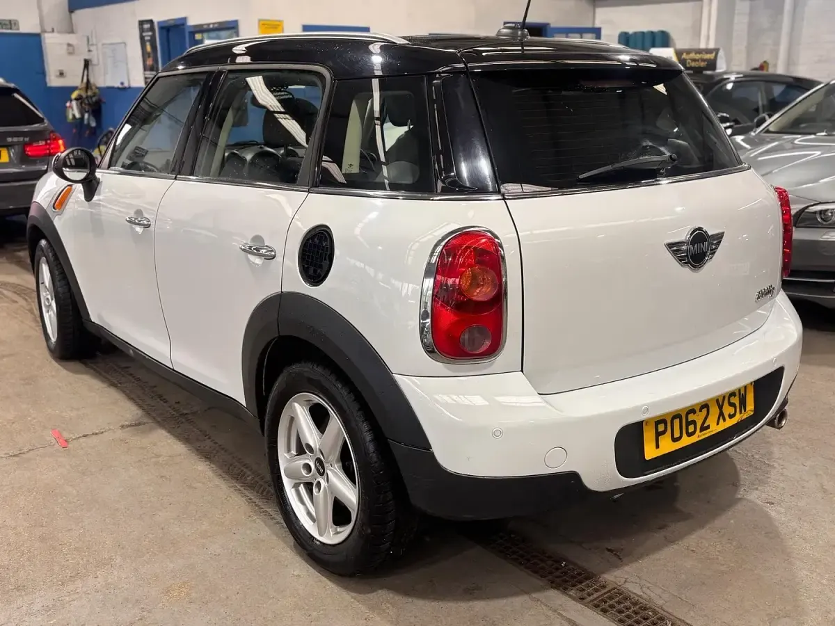 Used Mini Cooper D 2012 White Hatchback