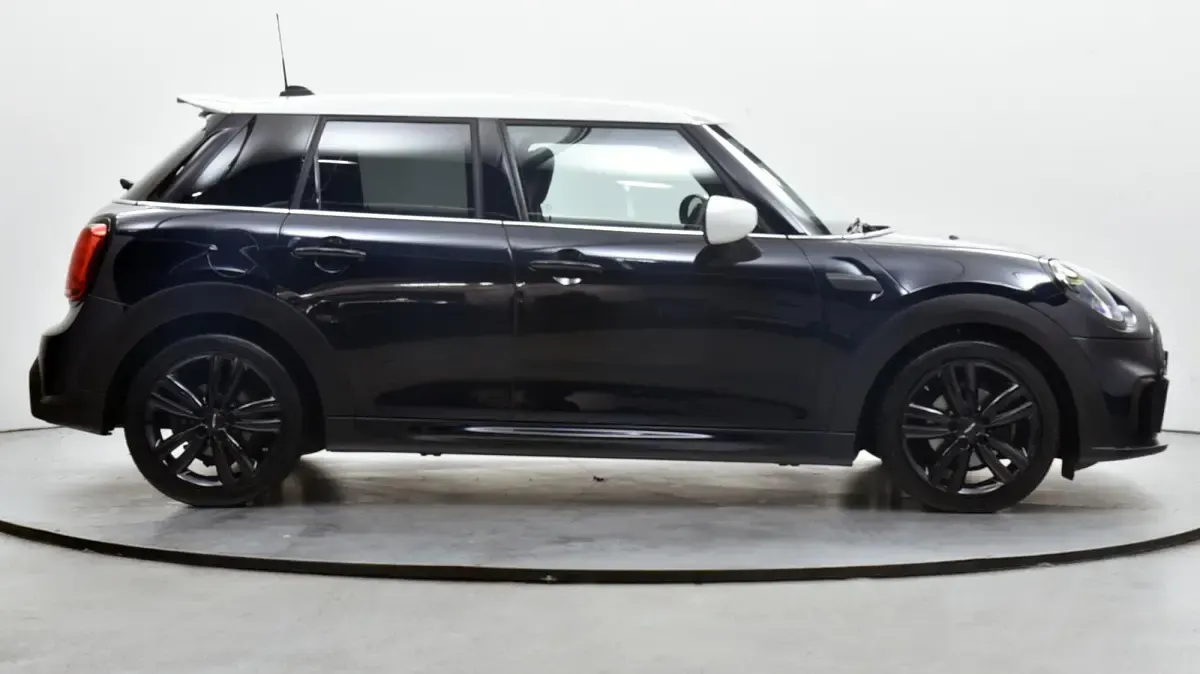 Used Mini Cooper Hatch 134 HP (98 kW) 2021 Black Hatchback