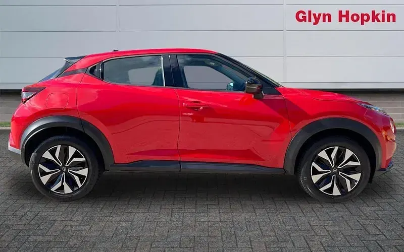 Used Nissan Juke Acenta 114 HP (83 kW) 2023 Red SUV