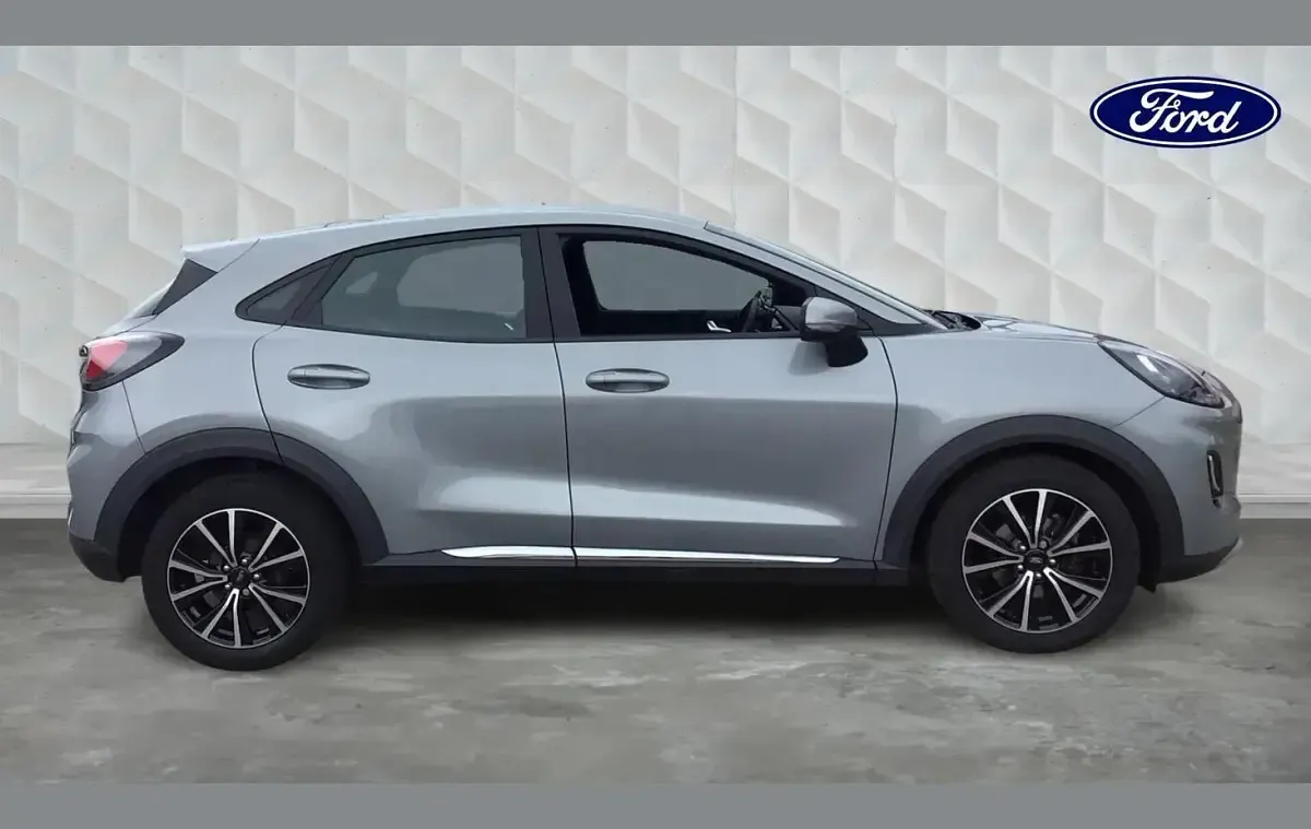 Käytetty Ford Puma Titanium 123 HP (90 kW) 2024 Hopea Katumaasturi