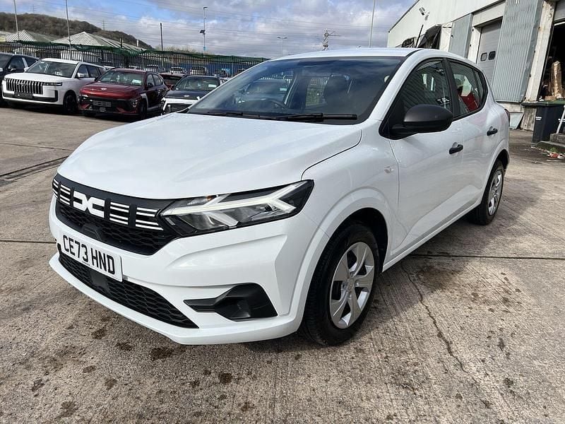 Used Dacia Sandero Essentiel 89 HP (65 kW) 2023 White
