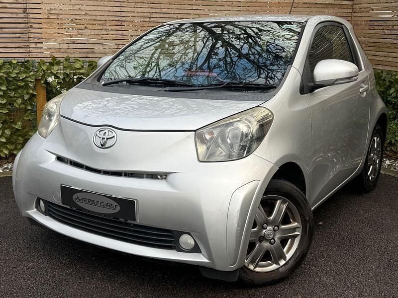 Used Toyota iQ 68 HP (50 kW) 2012 Silver Hatchback