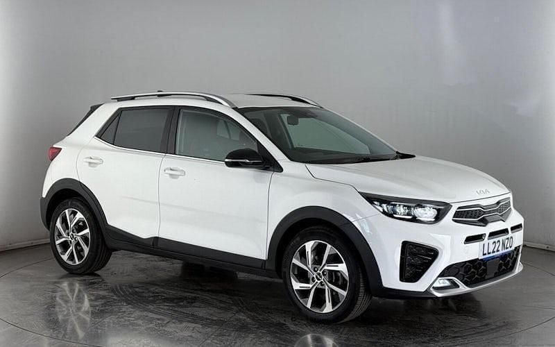 White Used 2022 Kia Stonic 4 SUV | £15,000 (Fair price) - Image 1/2