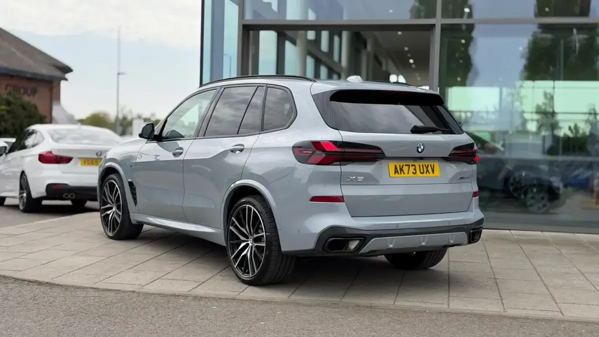Usado BMW X5 M Sport 294 HP (216 kW) 2024 Cinzento SUV