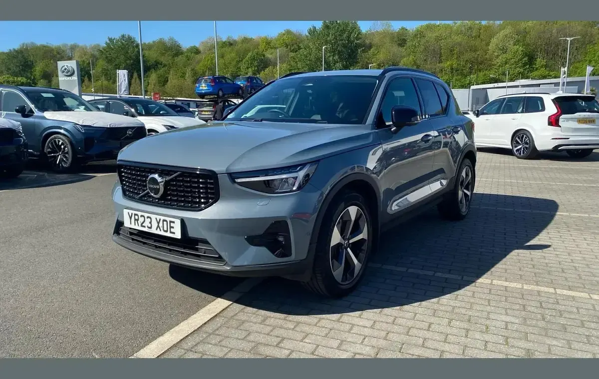 Second-hand Volvo XC40 Ultimate 194 CP (142 kW) 2023 Gri SUV