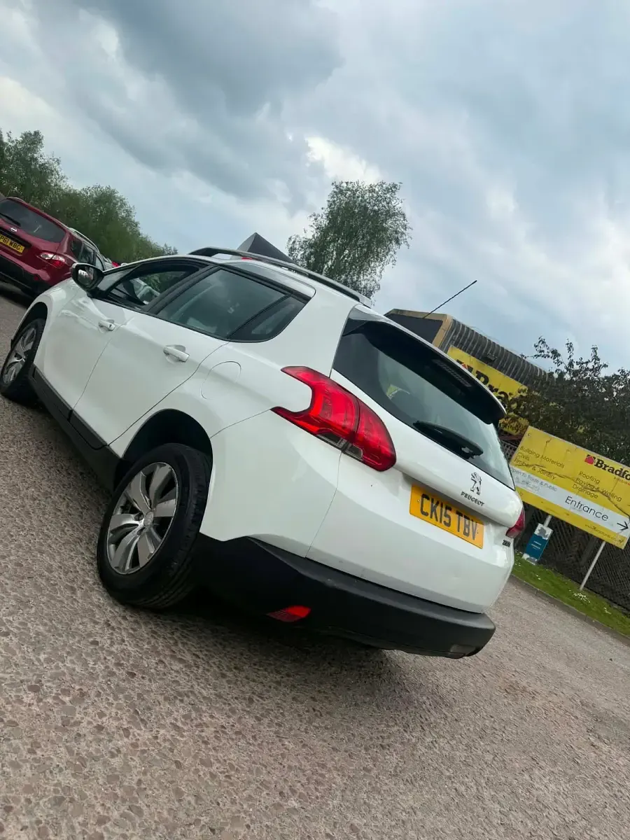 Używany Peugeot 2008 Active 2015 Biały SUV