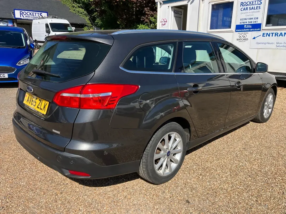 Used Ford Focus Titanium 125 HP (91 kW) 2015 Grey Estate