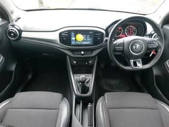 Used MG MG3 Exclusive 106 HP (77 kW) 2019 Red Hatchback