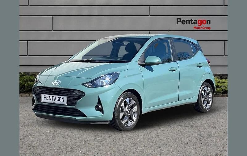 Used Hyundai i10 Advanced 65 HP (47 kW) 2024 Green Hatchback