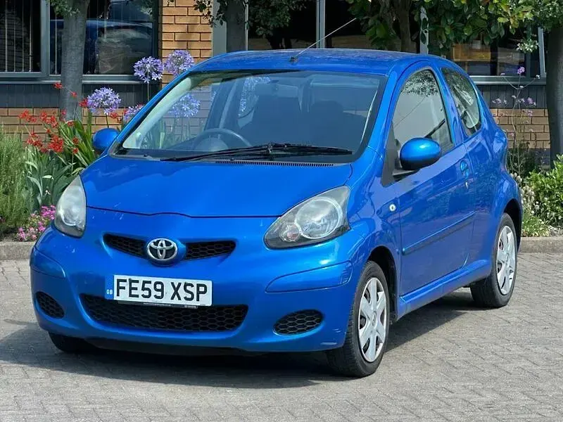 Used Toyota Aygo 67 HP (49 kW) 2009 Blue Hatchback