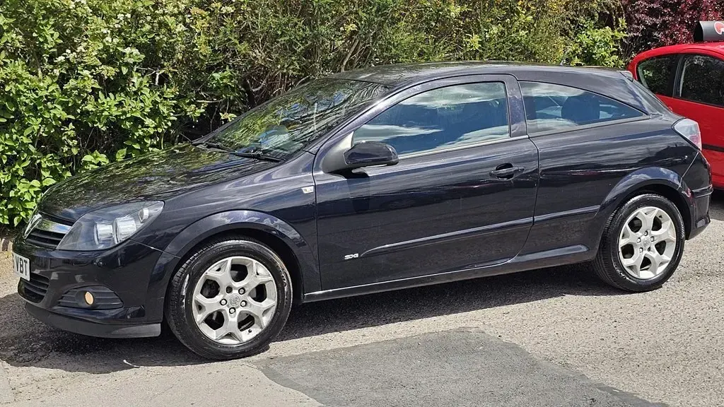 Usado Vauxhall Astra 2006 Negro Utilitario