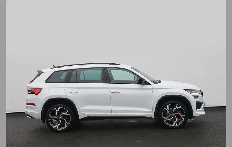 Used Skoda Kodiaq vRS 241 HP (177 kW) 2024 Moon white metallic SUV