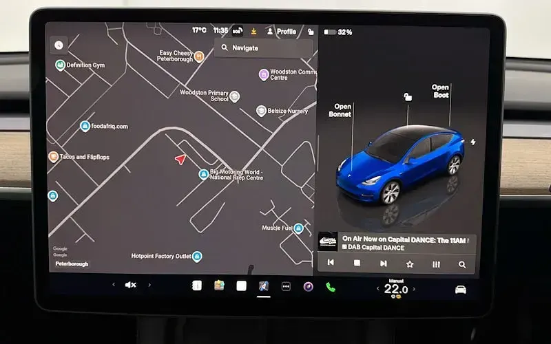 Used Tesla Model Y Long Range AWD 378 kW (514 HP) 2022 Blue SUV