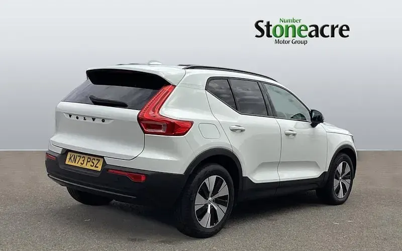 Used Volvo XC40 Plus 211 HP (155 kW) 2023 White SUV