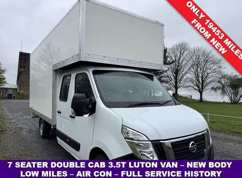 Used Nissan NV400 Tekna 150 HP (110 kW) 2021 White Van