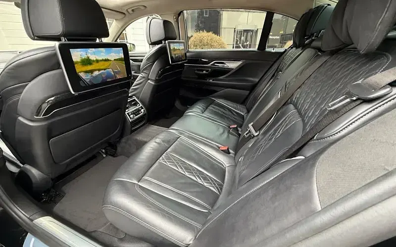 Used BMW 740 Exclusive 326 HP (239 kW) 2018 Black Sedan