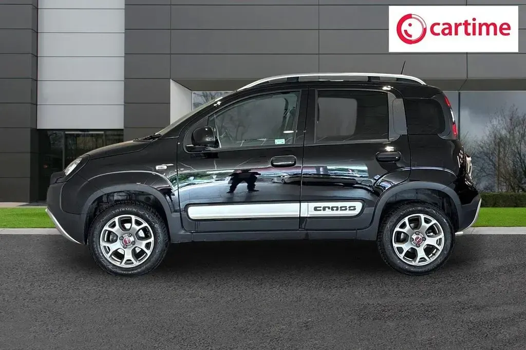 Used Fiat Panda Cross Cross 85 HP (62 kW) 2023 Black Hatchback