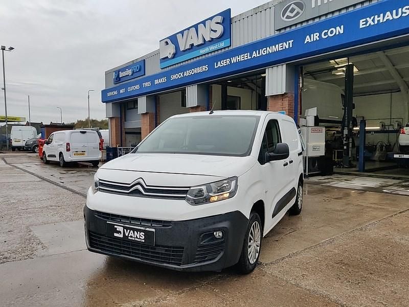 White Used 2021 Citroën Berlingo | £8,461 (Good price) - Image 1/4