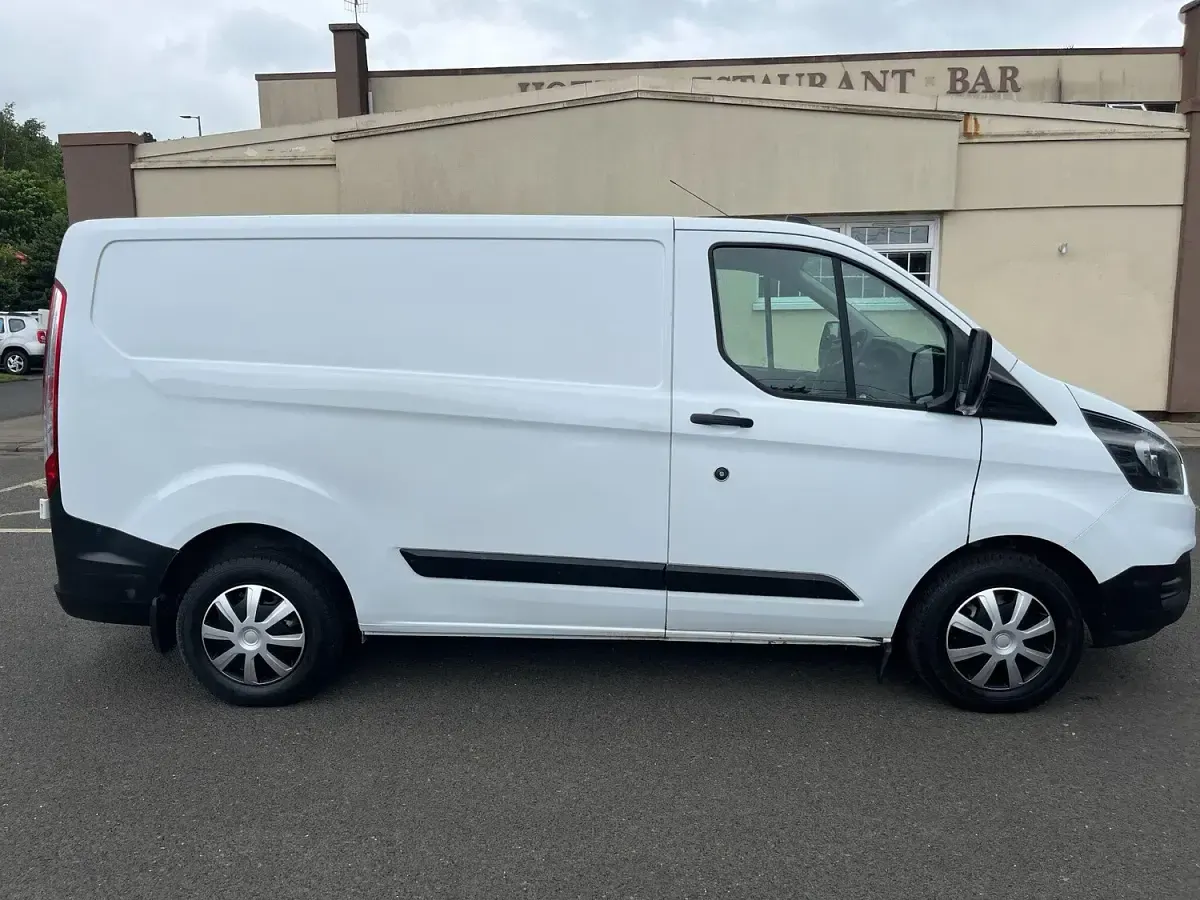 Used Ford Transit Custom 105 HP (77 kW) 2020 White Van
