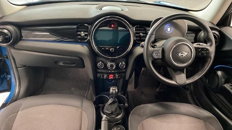 Used Mini Cooper Classic 134 HP (98 kW) 2022 Blue Hatchback