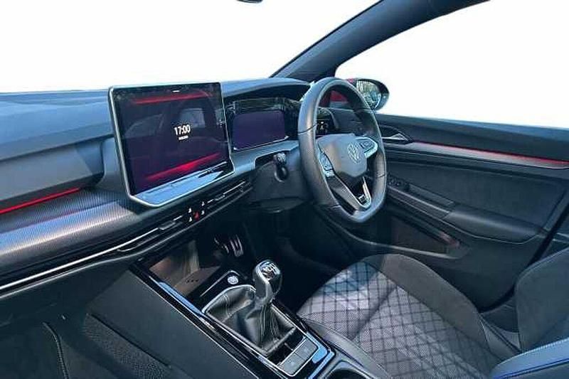 Used VW Golf VIII R-line 150 HP (110 kW) 2024 Red Estate