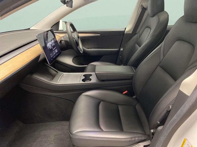 Used Tesla Model Y Long Range AWD 378 kW (514 HP) 2022 White SUV