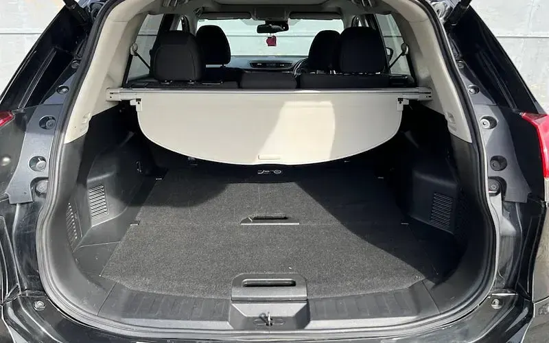 Used Nissan X-Trail N-Connecta 131 HP (96 kW) 2017 Black SUV