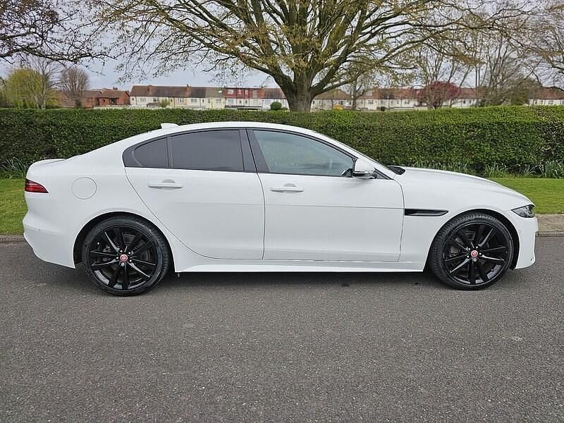 Used Jaguar XE R-Dynamic 180 HP (132 kW) 2020 White Sedan