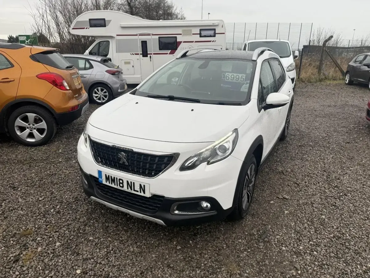 Używany Peugeot 2008 Allure Premium 2018 Biały SUV