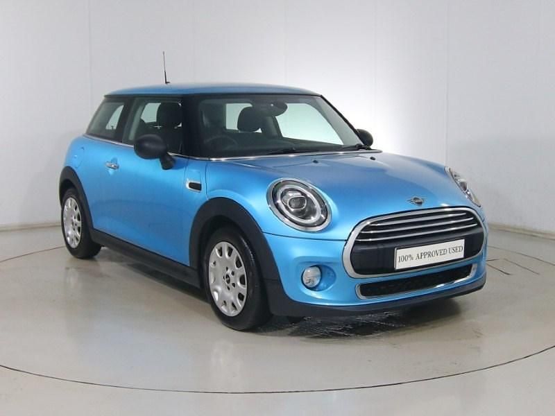 Begagnad Mini ONE Hatch 2018 Blå Halvkombi
