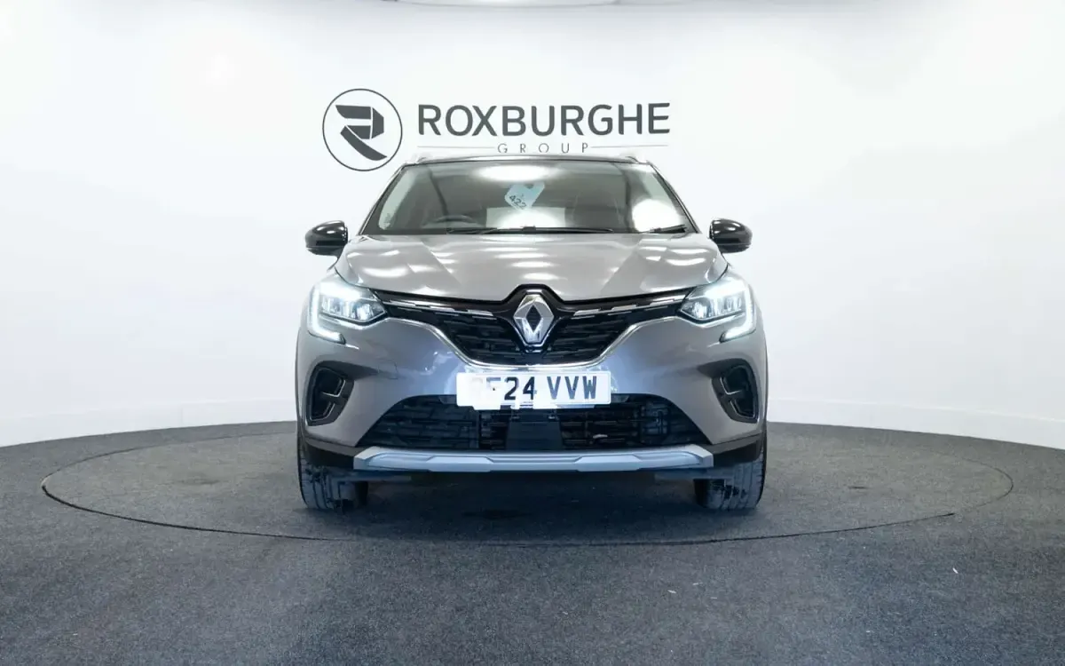 Begagnad Renault Captur Techno 145 HK (106 kW) 2024 Grå SUV