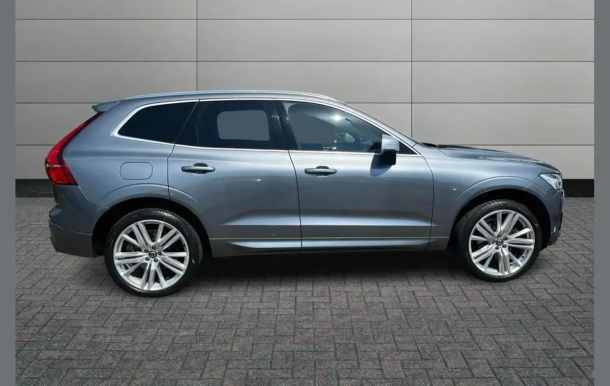 Used Volvo XC60 R-Design Pro 247 HP (181 kW) 2018 Grey SUV