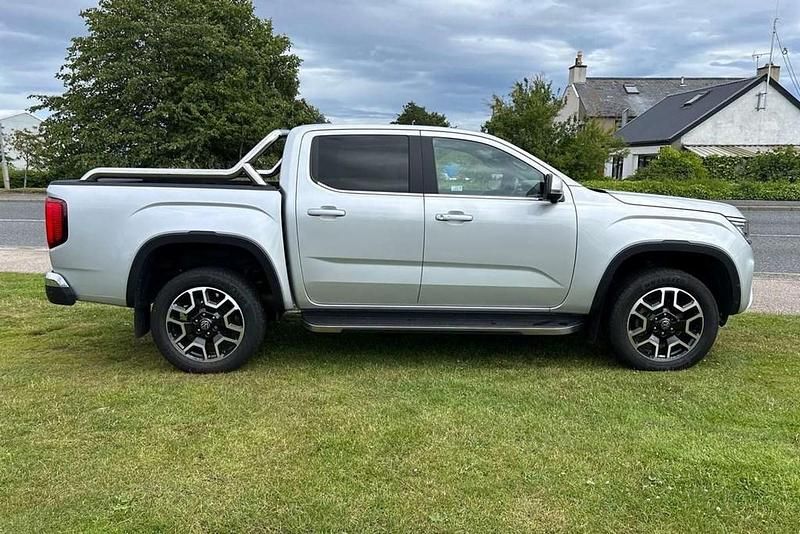 Begagnad VW Amarok Style 202 HK (148 kW) 2023 Röd Pickup