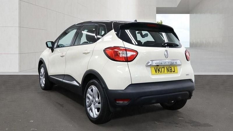 Second-hand Renault Captur Dynamique 90 CP (66 kW) 2016 Alb SUV