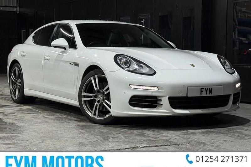 Used Porsche Panamera 300 HP (220 kW) 2013 White Hatchback