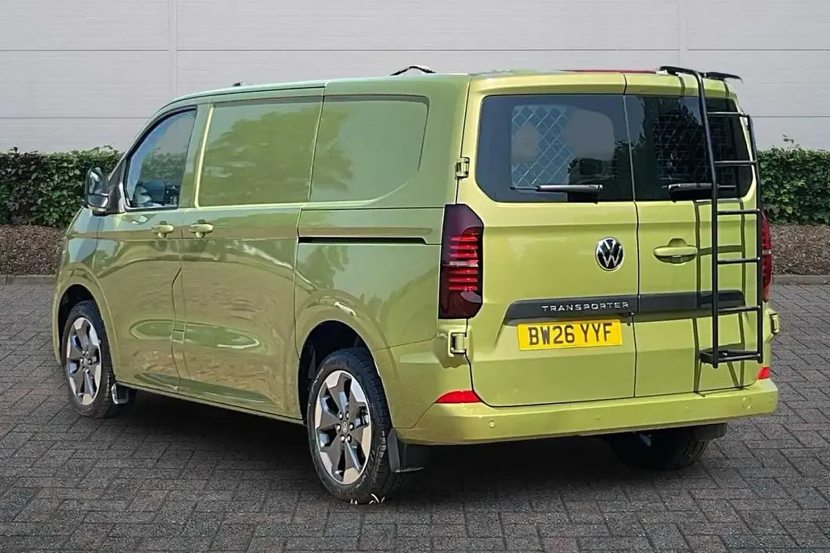 New VW T7 Pro 2026 Warm green metallic Van